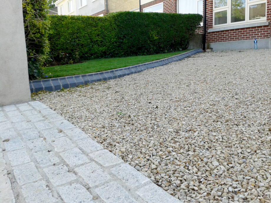 3 main. Goatstown. Driveway